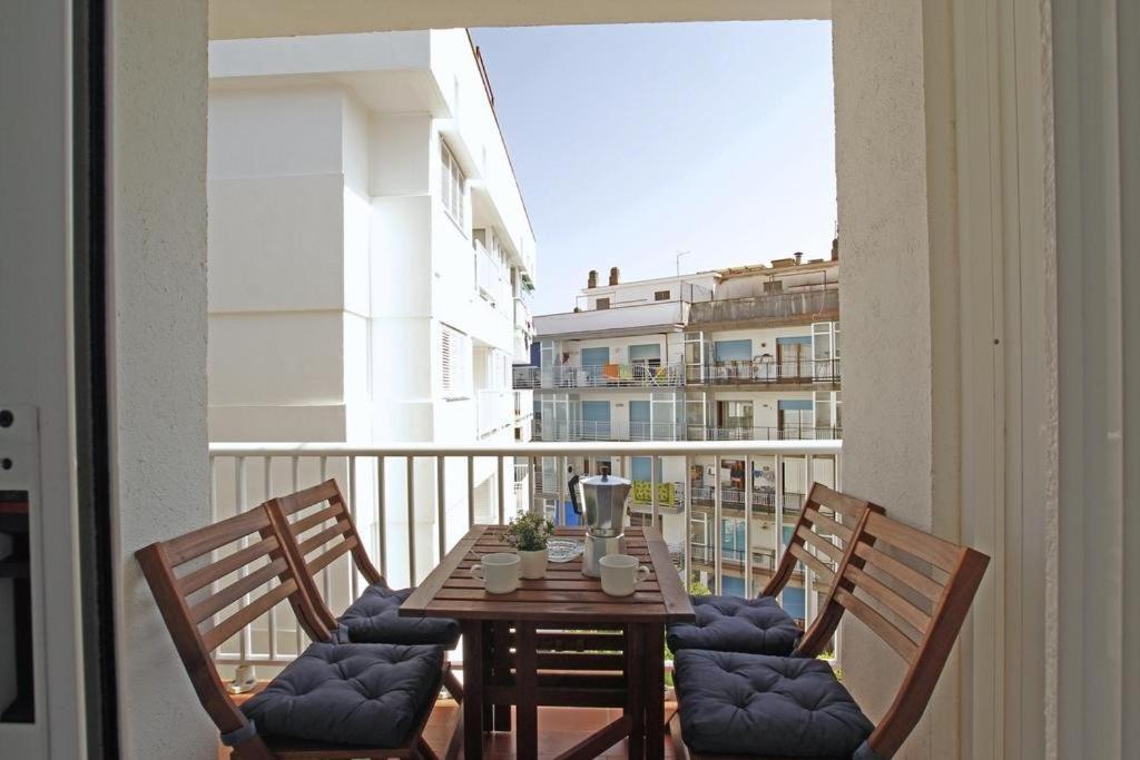 Warm Sands Apartment By Hello Homes Sitges Kültér fotó